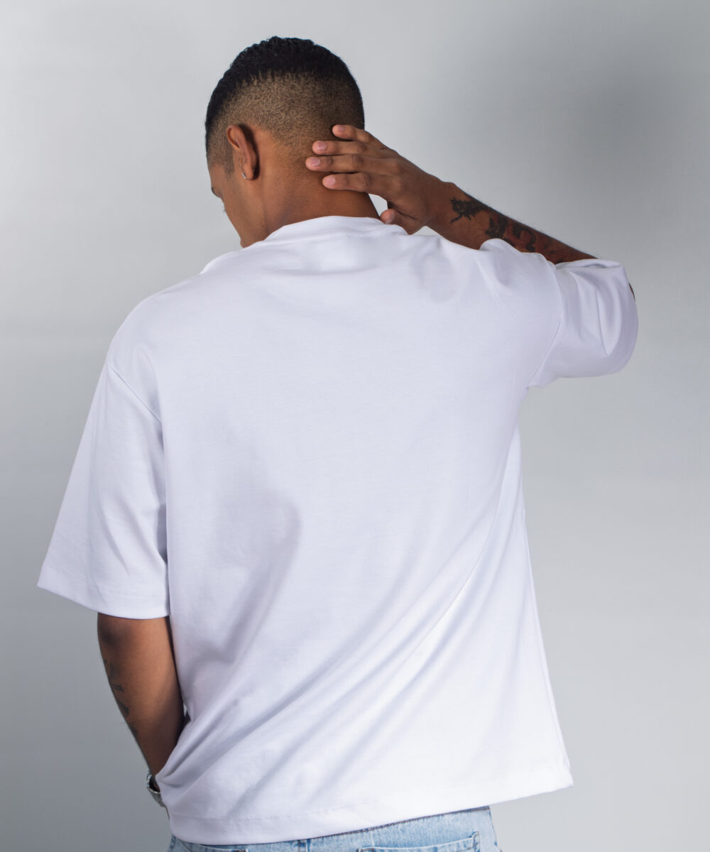 camiseta oversize genesis blanca